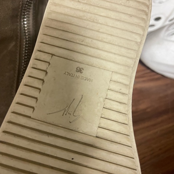 Giuseppe Zanotti High Top Velvet Fur Lined Sneakers Rare - Picture 4 of 4